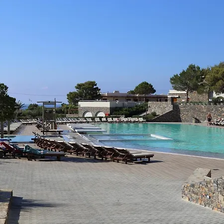 Almyra & Village 4*